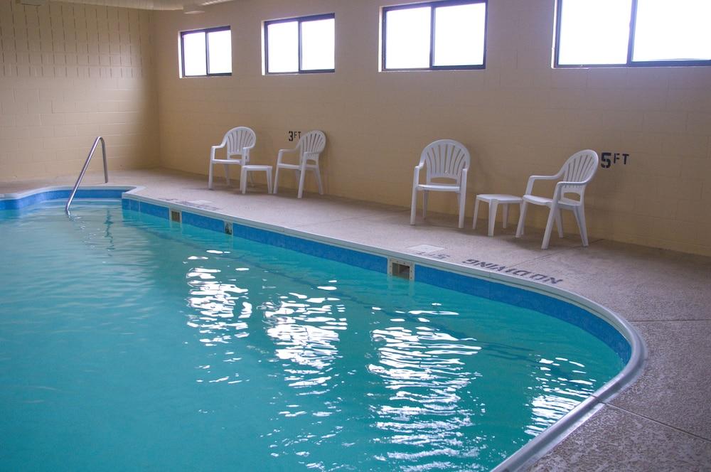 Howard Johnson By Wyndham Hotel