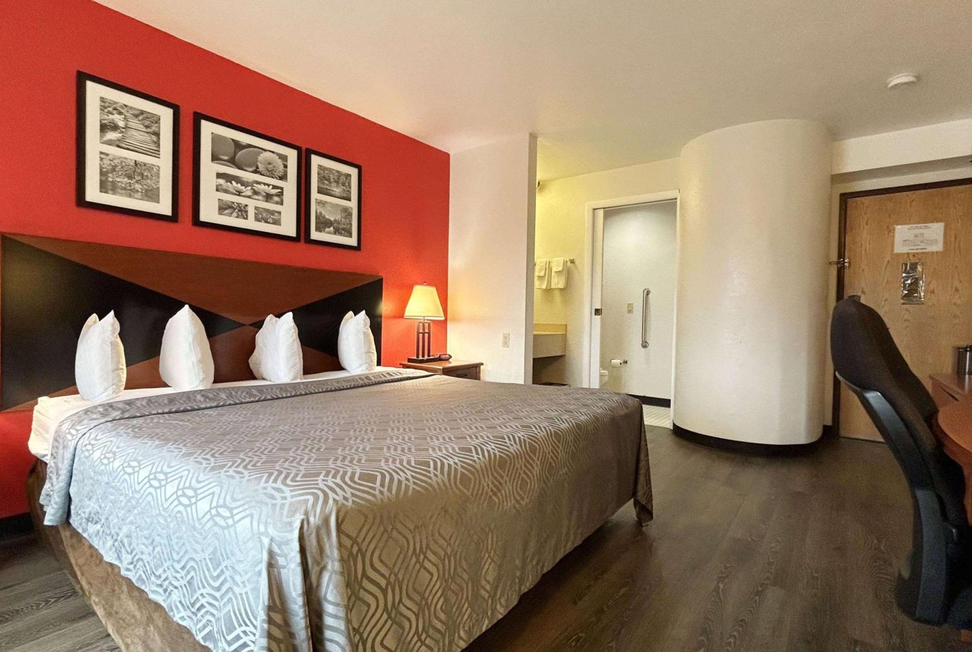 Howard Johnson By Wyndham Hotel Urbana