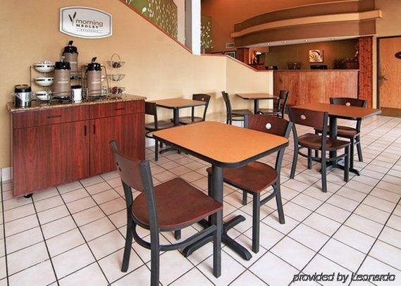 Howard Johnson By Wyndham Hotel